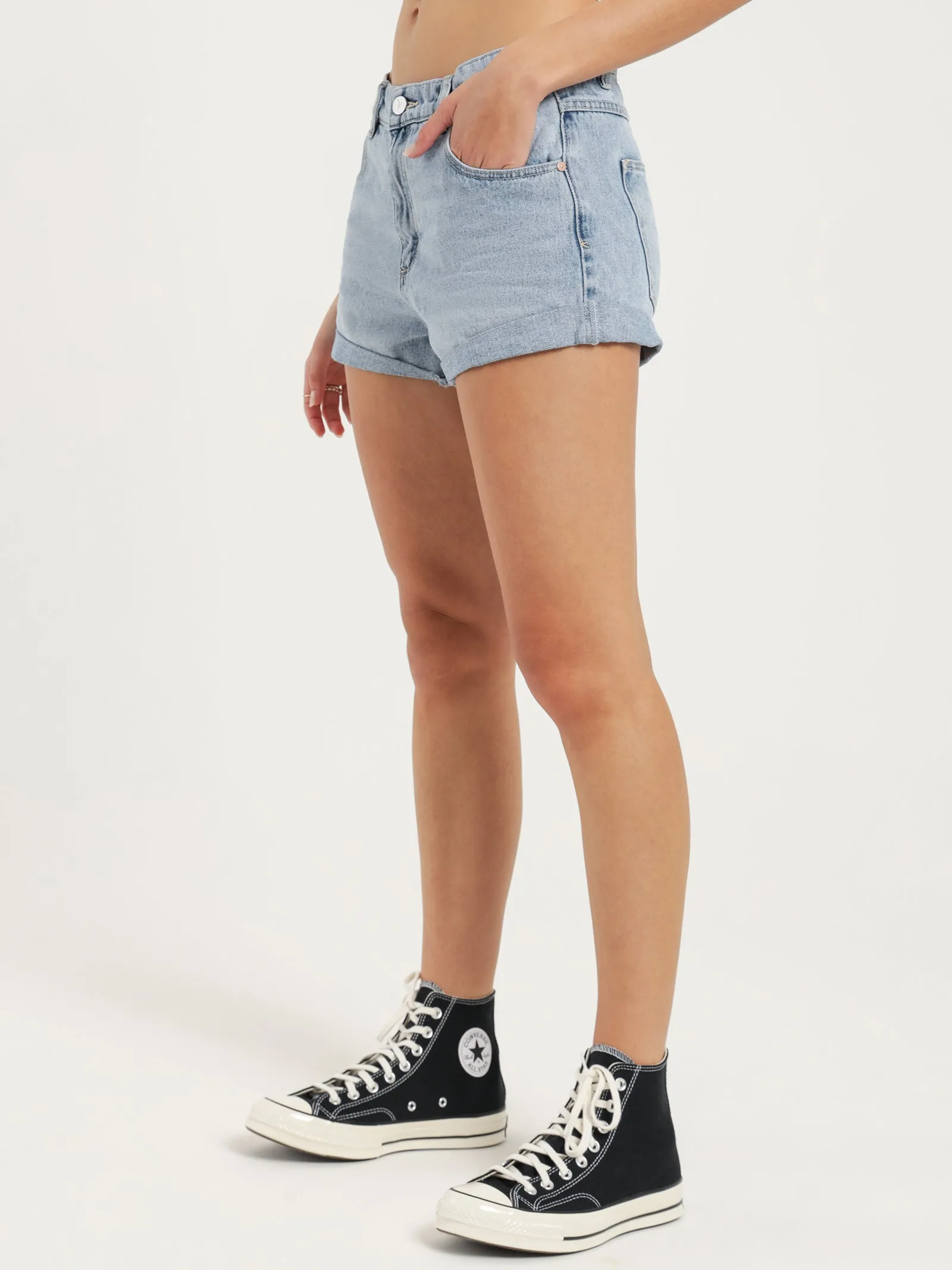 A Slouch Shorts in Light Blue