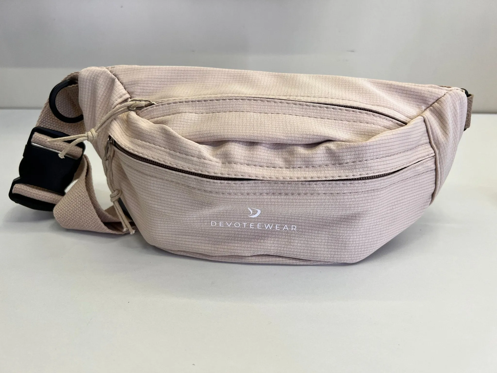 Compact Dual-Pocket Fanny Pack