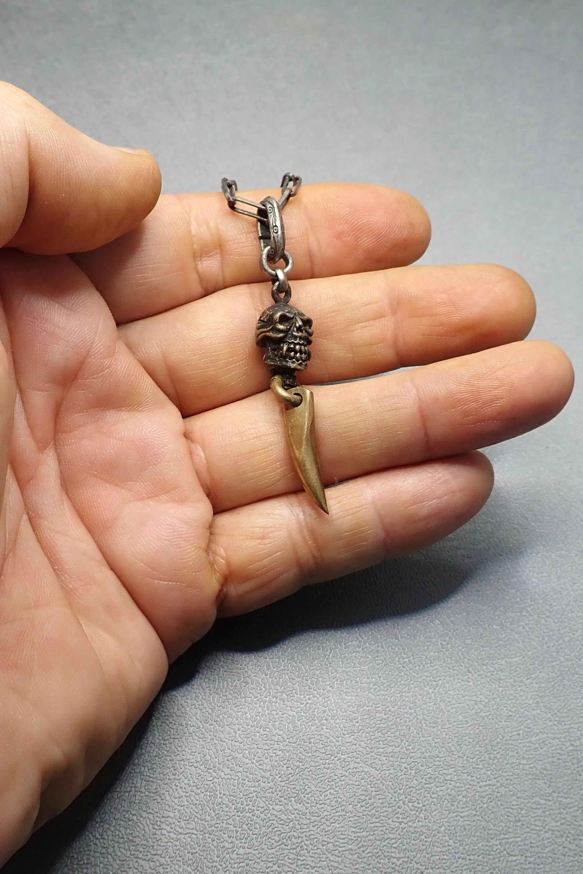 SKULL HORN PENDANT