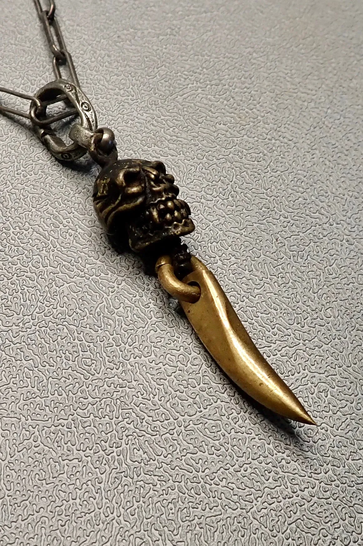 SKULL HORN PENDANT