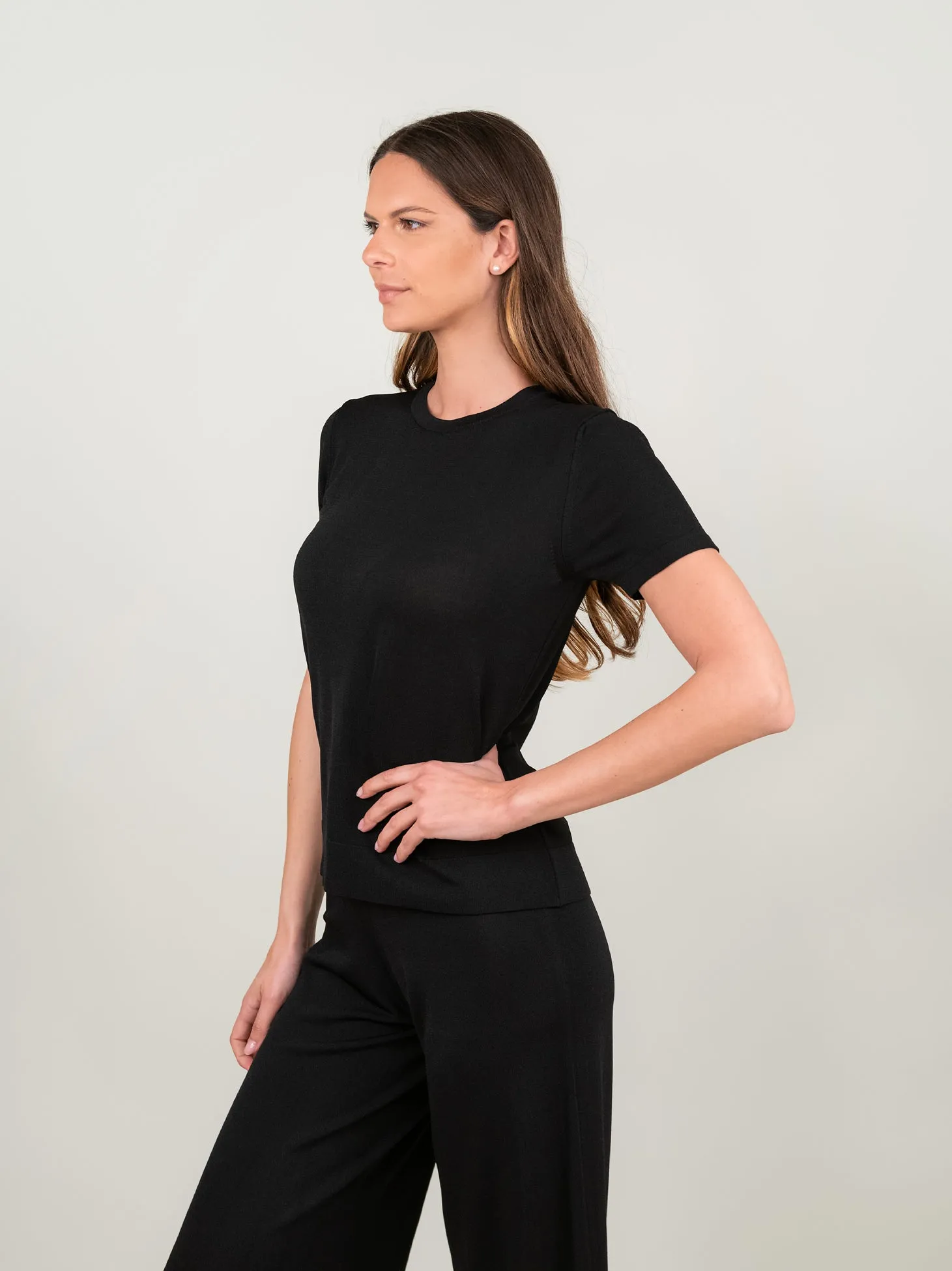 T-SHIRT A MANICA CORTA IN MAGLIA NERA