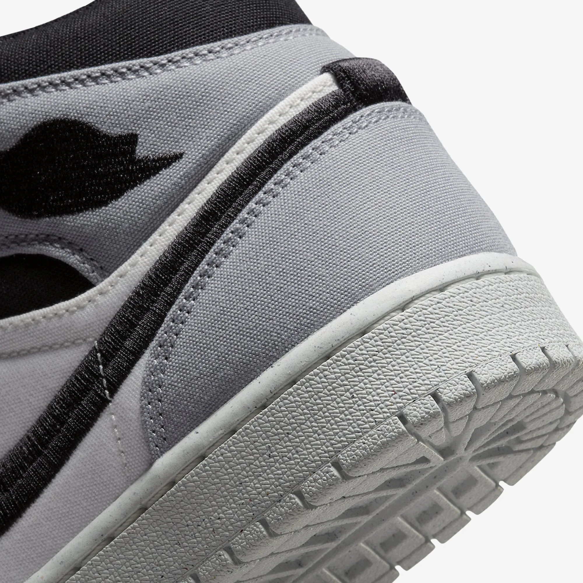 WMN'S AIR JORDAN 1 MID SE 'SAIL/BLACK-LT STEEL GREY'